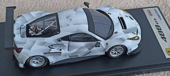 Predám model Ferrari 488 GTE Camo 1:43 Looksmart/Spark - 5