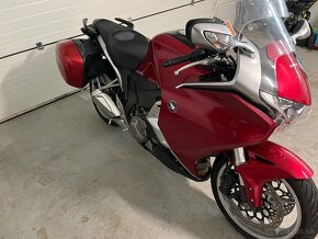 Honda VFR 1200FD - 5