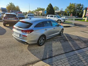 Hyundai i30 CW 1.5 T-GDi mHEV iMT Play - 5