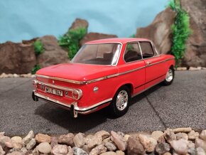 prodám model 1:18 BMW 2002 Tii - 5