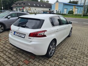 Peugeot 308 1.2 PureTech Allure 81kW - 5