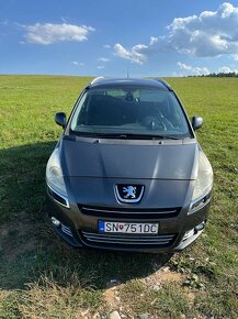 PEUGEOT 5008 - 5