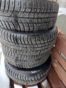 Goodyear 215/60 R16 zimné pneu 7 mm - 5