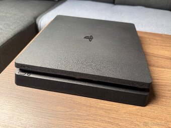 Playstation 4 PS4 s príslušenstvom a knižnicou hier - 5