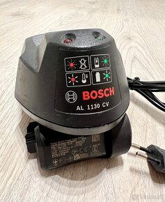 Nabíjačka BOSCH + Kompaktný akumulátor Bosch Professional - 5