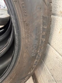 Predám 235/55r20 - 5