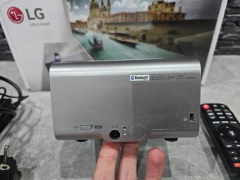 LG PH450UG Ultra Short Throw projektor - 5