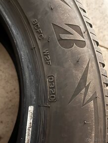 Bridgestone 225/60R17 zimne - 5