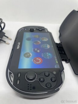 PS VITA PCH-1004 -OLED displej - 5