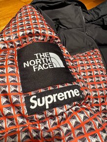 Supreme x The North Face Nuptse Studded - 5