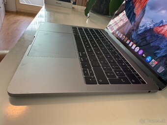 Macbook Pro RETINA 13.3" / I5 2.3GHZ / 8GB RAM / 256GB SSD - 5