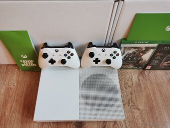 Xbox One S - 5