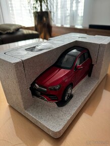 Mercedes benz GLE Coupé 1:18 - 5