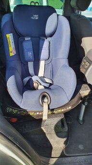 Predáme otočnú autosedačku Britax Romer 2R - 5