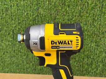 DeWALT DCF887N Aku bezuhlíkový rázový uťahovák 1/4" - 5