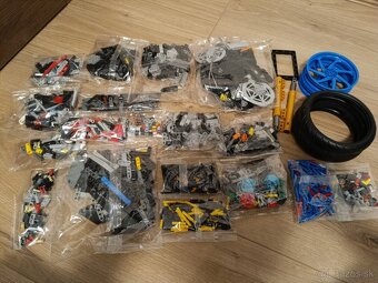 LEGO Technic motorka Yamaha MT-10 SP 42159 - 5