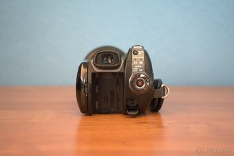 Sony AVCHD SR12E - 5