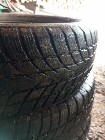 Predám zimné pneumatiky 235/70R16 - 5