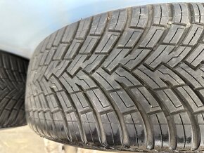 PIRELLI 215/55 R18 - 5