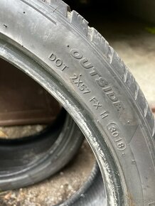 235/40 R19 zimné - 5