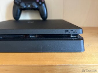 Predám Playstation 4 Slim 500GB + FC 25 - 5