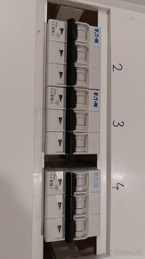 Rozvodna skrina + prudovy chranic a 3x trojfazovy istic - 5