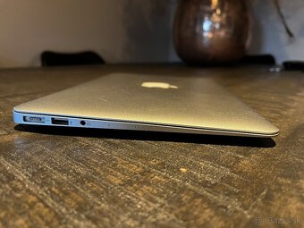 Apple MacBook Air 11" Early 2014 - 5