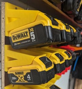 DeWalt 20V - Držiak, úchyt a upevnenie na batérie - 5