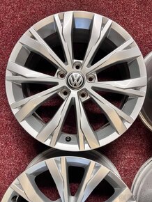 5x112 R17 originál Volkswagen Tiguan - ET 40 - TOP - 5