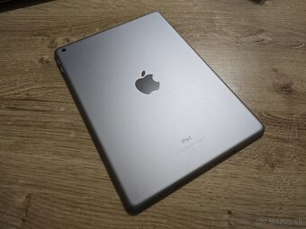 Ipad 6 128gb v super stave ma len velmi jemne znamky pouziva - 5