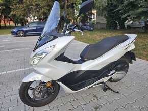 Honda PCX 125 facelift LED svetlá, rv 2017, ako nová - 5