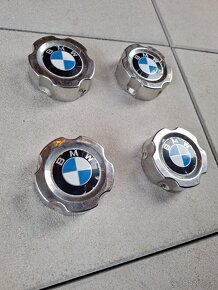 Stredové pukličky nerezové originál BMW 4 ks - 5