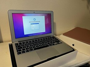 MacBook Air 11-inch - 5