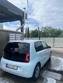 Volkswagen up - 5