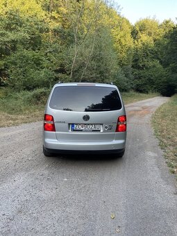 Volkswagen Touran 2.0 TDI 16V - 5