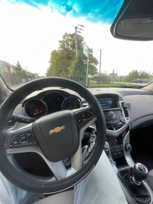 Chevrolet Cruze 1.8 - 5