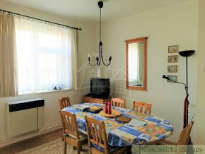Dvojgeneračný 7 izbový rodinný dom v Trstíne na predaj - 5