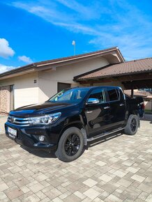 Toyota Hilux 2,4d 4x4 Slovenské 1.majitel - 5