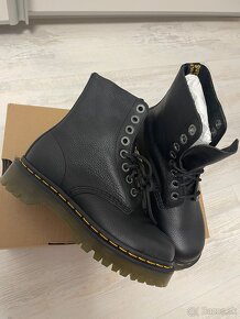 Dr. Martens - 5