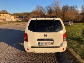 Nissan Pathfinder 2,5 dci 140 KW - 5