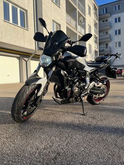 Yamaha MT07 - 5