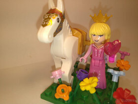 Princezná Aurora s koníkom Lego set - 5