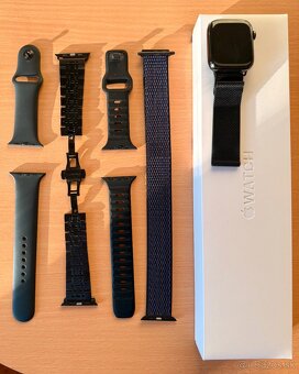 Apple Watch 7 45mm Stainless Steel - 5