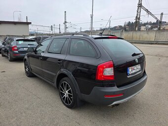 ŠKODA OCTAVIA COMBI SCOUT 2.0CRTDI 103KW MT6 4X4 ,XENON,NAVI - 5