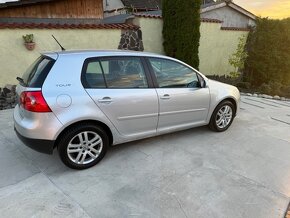 Volkswagen Golf V 1.6 benzin Automat 5-dverový - 5