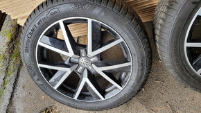 Prodám origo disky s pneu na VW Touareg III. 285/45 r20 112V - 5