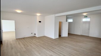 Obchodný/ Administratívny priestor, 112,60m2, ul. Údernícka - 5