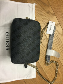 Sedocerna kabelka Guess, crossbody - 5