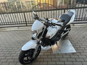 Suzuki gsr 600 - 5