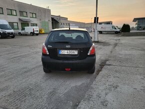 KIA RIO - 5